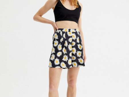 Daisy Print Shorts Hot on Sale