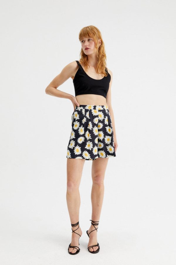 Daisy Print Shorts Hot on Sale