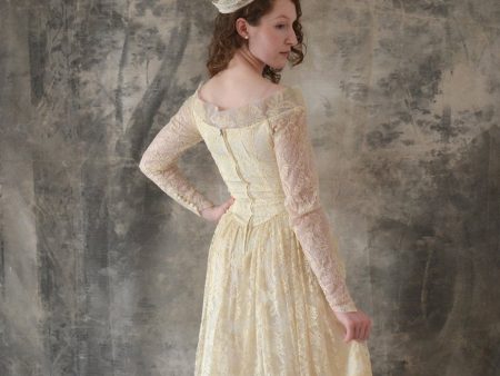 1950s Lace Wedding Gown Fashion